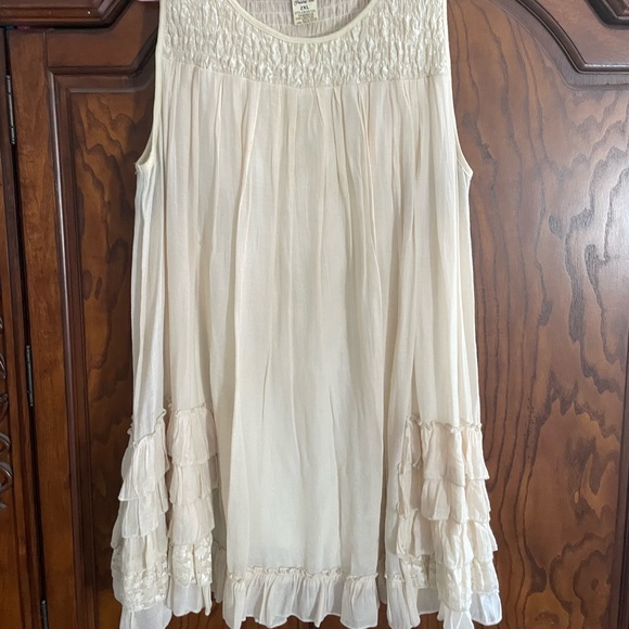 2x cream ruffled slip top - Picture 2 of 2